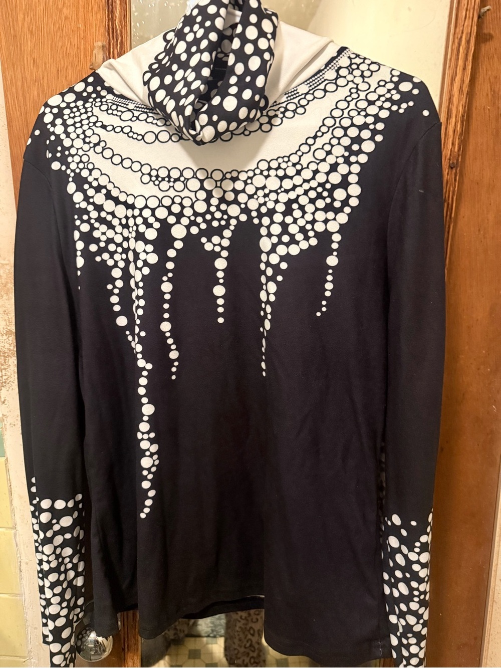 STYLEWE Black Long Sleeve Tee with White Dot Cascade